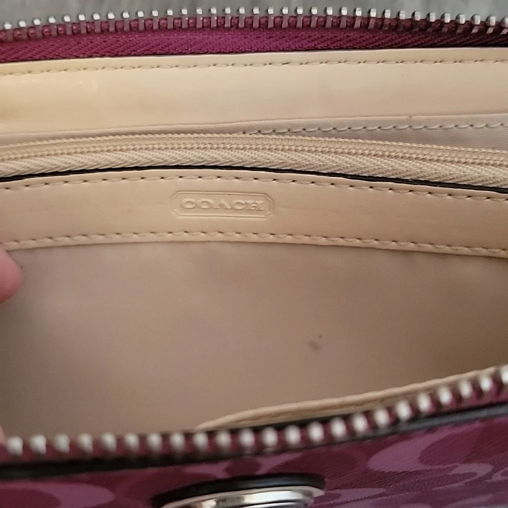 Coach Pink Peytons Dream Leather Wallet with Zipper Great Used Condition Rare - Picture 9 of 9